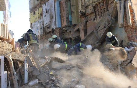 У Дрогобичі рятувальники завершили пошукові роботи, під завалами будинку знайшли тіла 8 загиблих