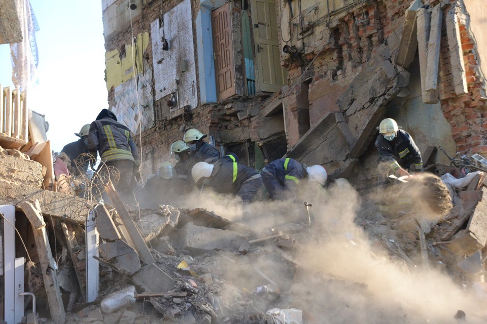 У Дрогобичі рятувальники завершили пошукові роботи, під завалами будинку знайшли тіла 8 загиблих