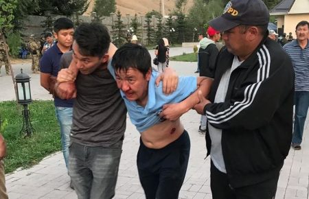 У Киргизстані відублися сутички між силовиками та прихильниками експрезидента Атамбаєва (оновлено)
