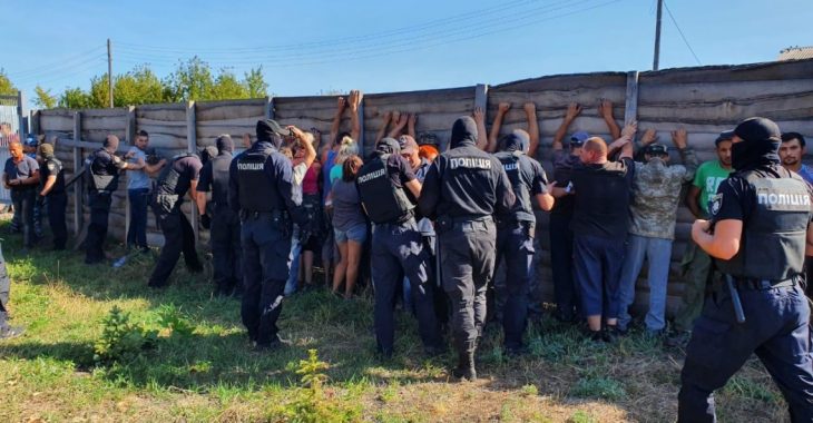 Напад на журналістів на Харківщині: поліція затримала понад 30 осіб Напад на журналістів на Харківщині: поліція затримала понад 30 осіб