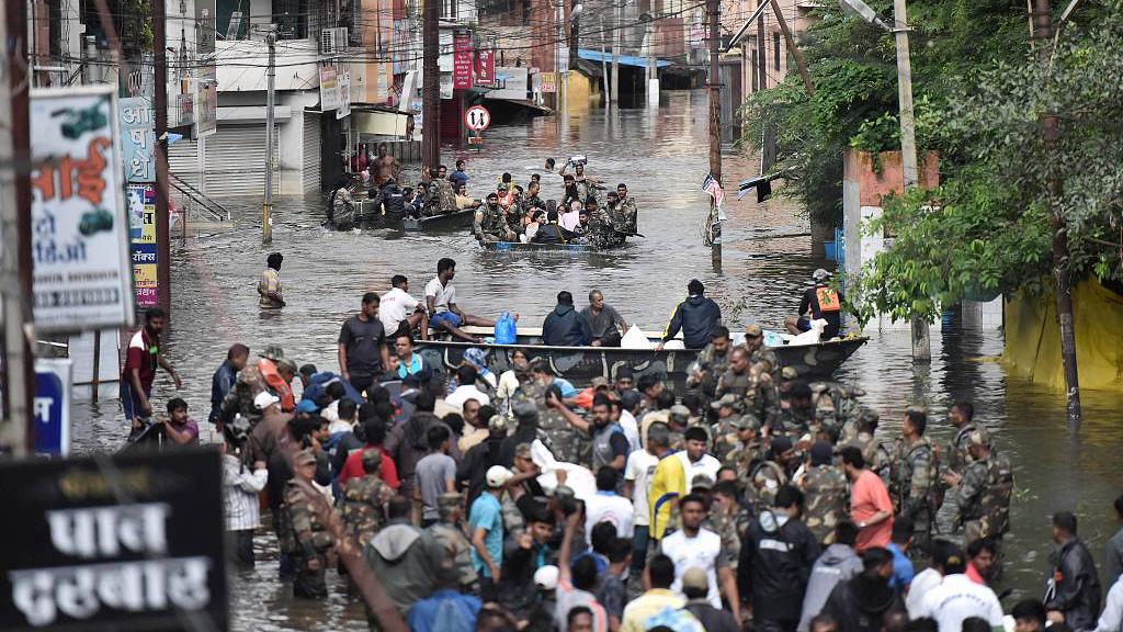 Кількість загиблих від повені в Індії сягнула 140
