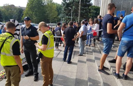 За фактом сутичок біля Одеської ОДА поліція відкрила кримінальні провадження