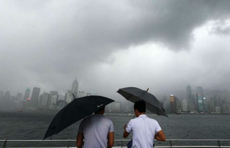 До узбережжя Китаю наближається тайфун: влада оголосила «червоний» рівень небезпеки