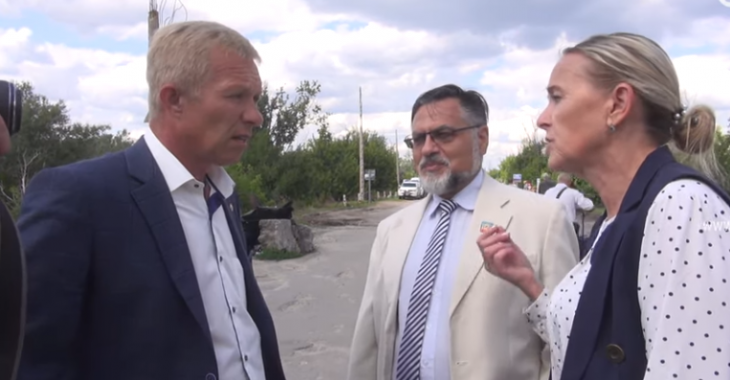 Представники «ЛНР» заявили, що відповідно до Мінських угод, вони мають контролювати Щастя та Станицю Луганську (відео) Представники «ЛНР» заявили, що відповідно до Мінських угод, вони мають контролювати Щастя та Станицю Луганську (відео)