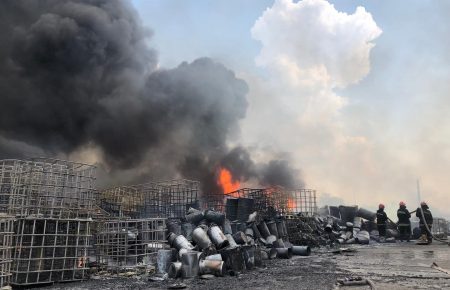 Львівщина: пожежу на підприємстві «Ніка Друк» загасили