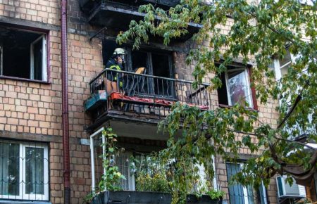 У Києві внаслідок пожежі у житловому будинку загинула жінка