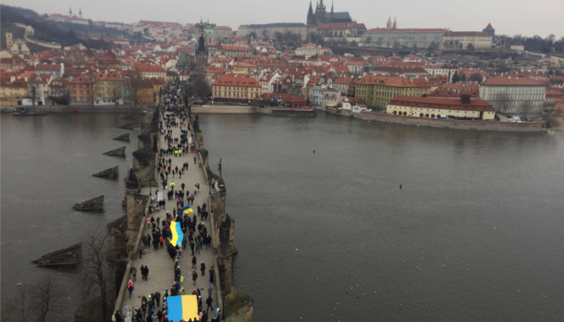 Чехія змінила правила видачі робочих карт українцям
