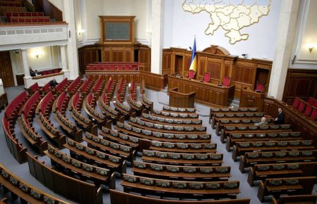 На першому засіданні нової Верховної Ради розглянуть законопроект про скасування депутатської недоторканності