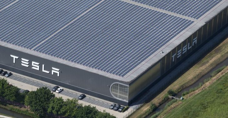 Tesla запустила сервіс з оренди сонячних панелей для мешканців 6 американських штатів Tesla запустила сервіс з оренди сонячних панелей для мешканців 6 американських штатів