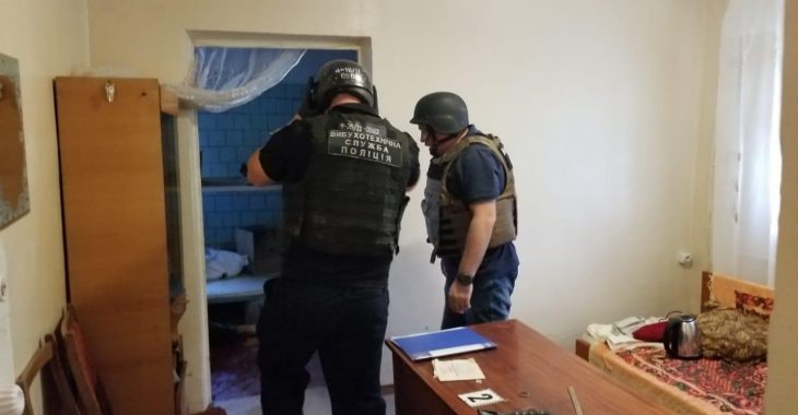 На Одещині у лікарні вибухнула граната, загинули дві людини (відео) На Одещині у лікарні вибухнула граната, загинули дві людини (відео)
