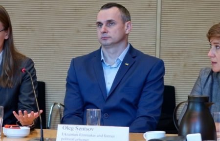 Сенцов зустрівся з депутатами Бундестагу в Берліні, говорив про звільнення політв'язнів