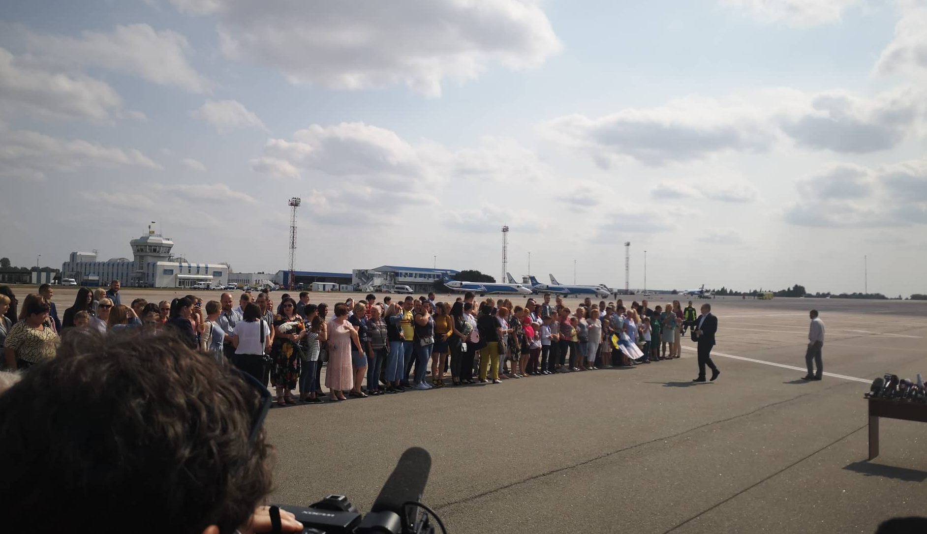 Літак із українськими моряками та політв'язнями приземлився у «Борисполі»