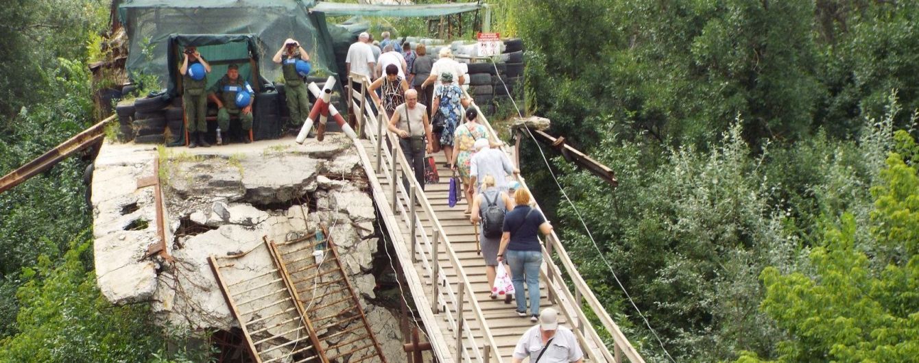 Зеленський оголосив про початок відновлення зруйнованого мосту у Станиці Луганській
