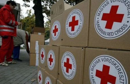 Червоний Хрест направив на окупований Донбас 2 вантажівки гуманітарної допомоги