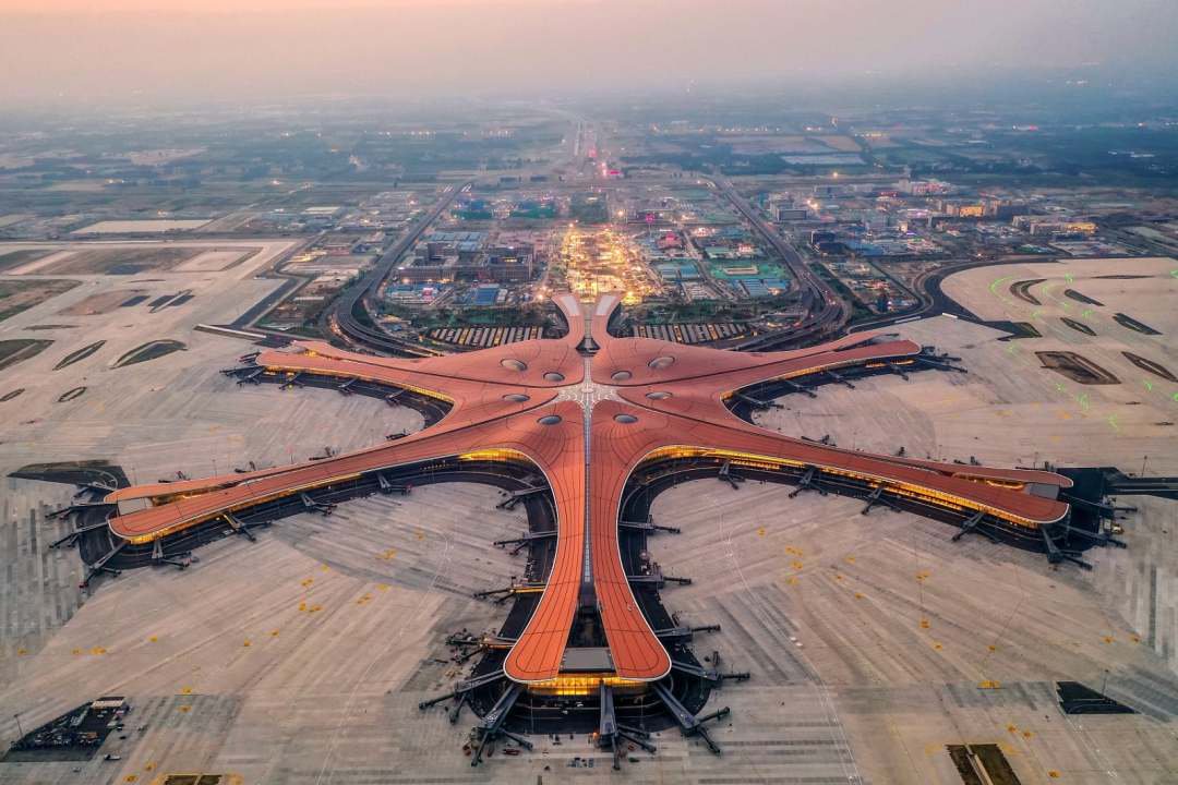 У Китаї відкрився найбільший аеропорт у світі (фото)
