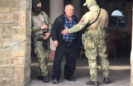 Поліція Криму відкрила провадження через обшуки силовиків у члена Меджлісу Аметова