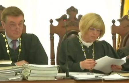 Апеляційний суд почав розгляд по суті скарг на вирок Януковичу