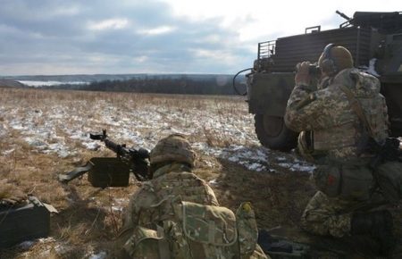На Донбасі 11 разів обстріляли українські позиції, 6 військових дістали поранення — ООС