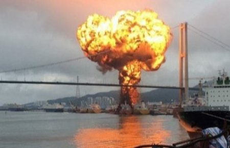 У Південній Кореї стався потужний вибух на борту танкера з росіянами та філіппінцями