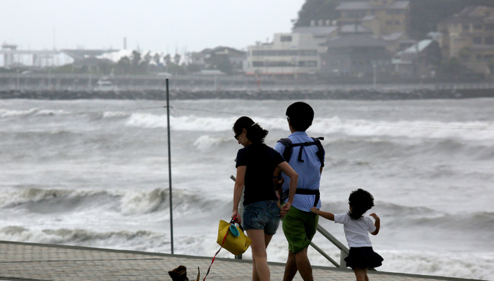 В Японії через тайфун скасували понад 200 авіарейсів