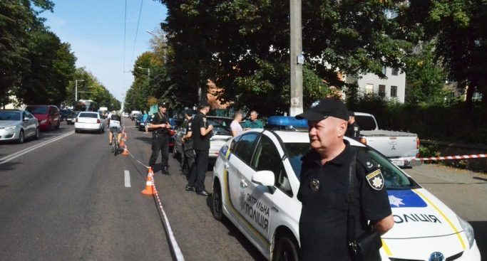 Напад на інкасаторів у Житомирі: поранено поліцейського
