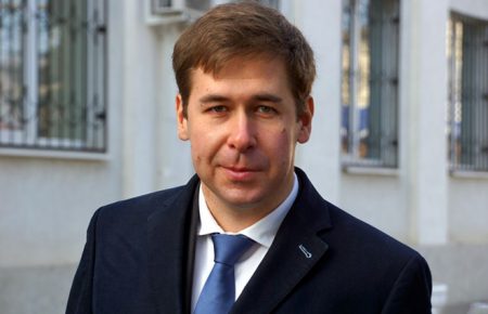 Російський адвокат Ілля Новіков захищатиме Петра Порошенка