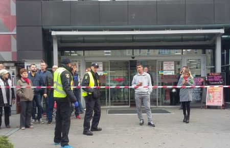У Харкові сталася стрілянина біля супермаркету: є загиблий та поранений