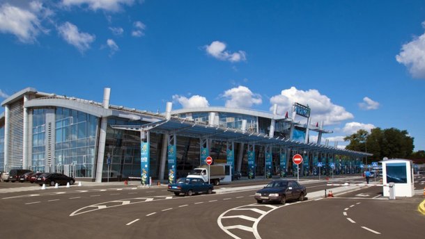 Поліція отримала повідомлення про замінування аеропорту «Жуляни»