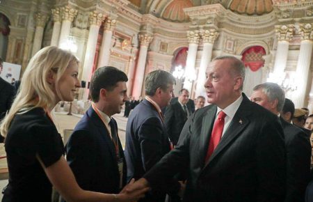 МЗС України занепокоєне зустріччю Ердогана із «депутатами» від анексованого Криму