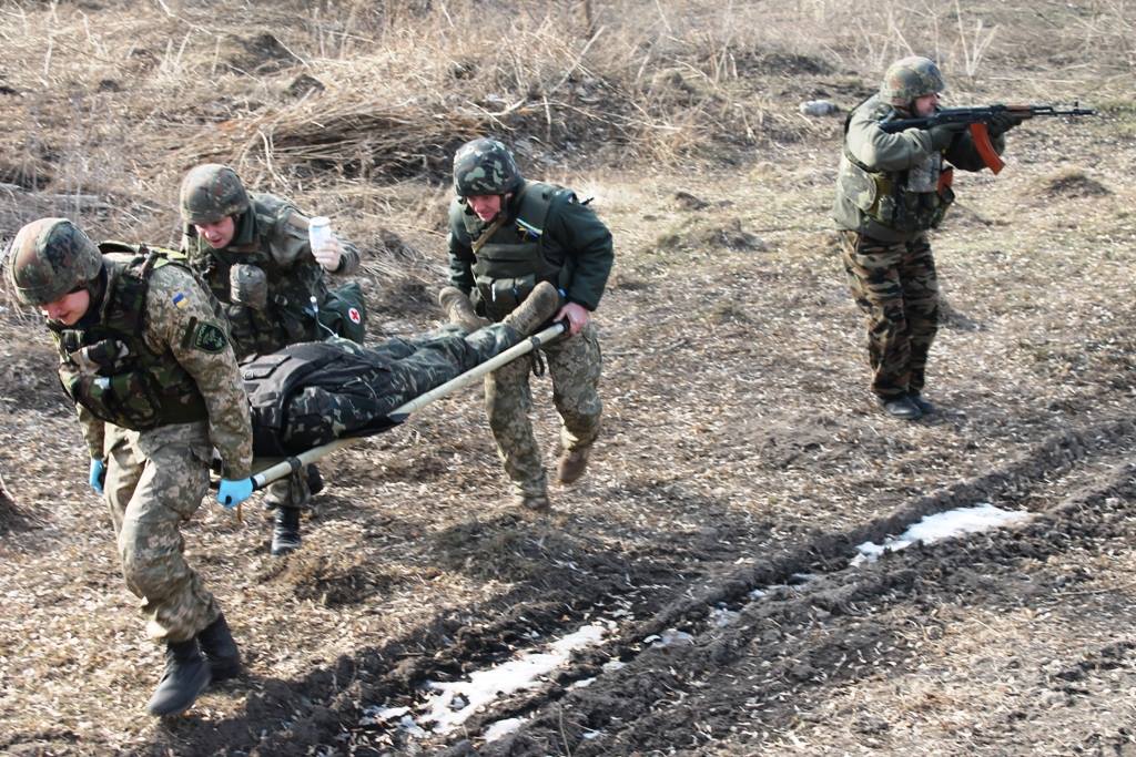 Доба на Донбасі: 9 обстрілів, 3 українських військових дістали поранення