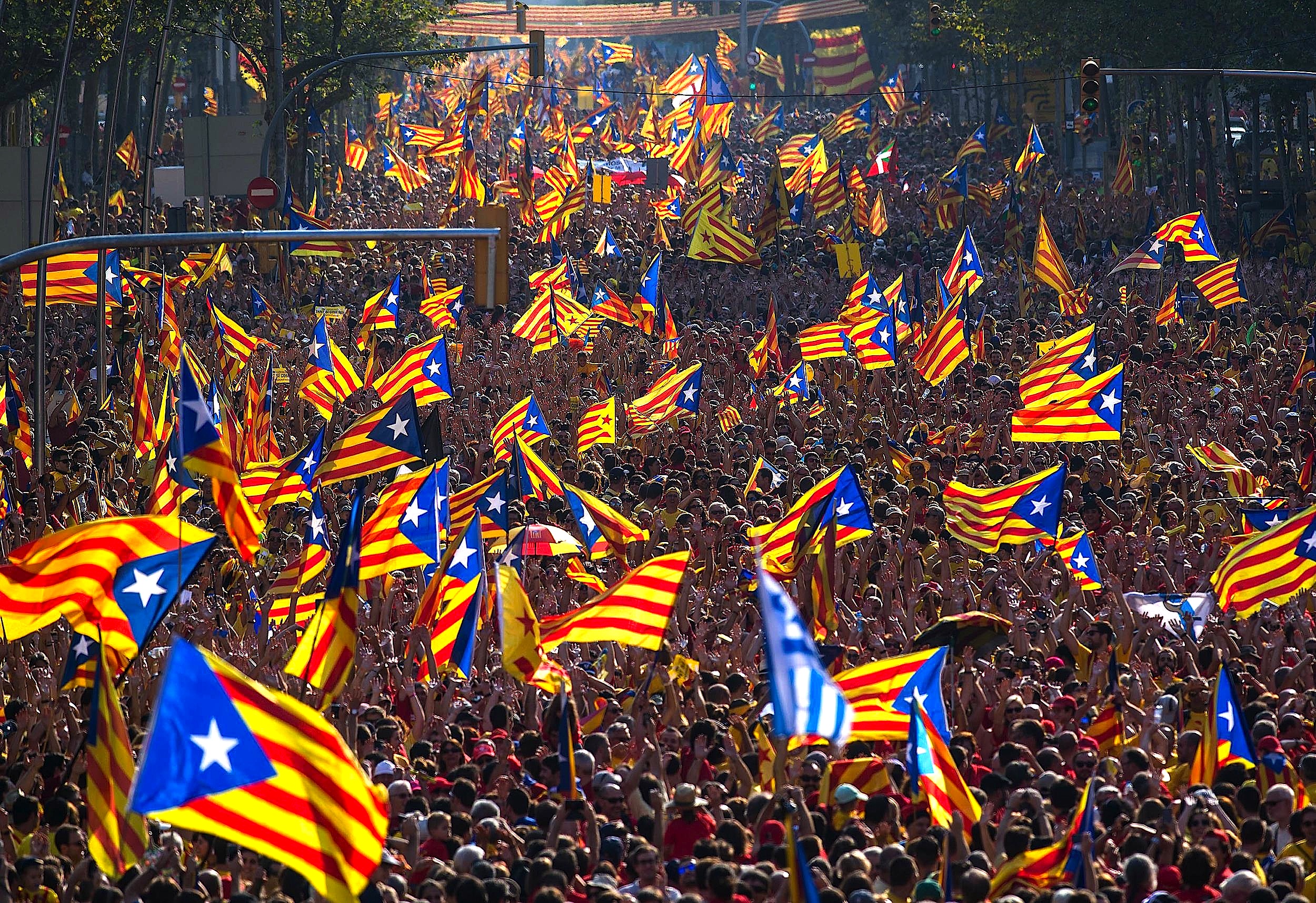 Чому протести у Каталонії ставлять президента у дуже складне становище?