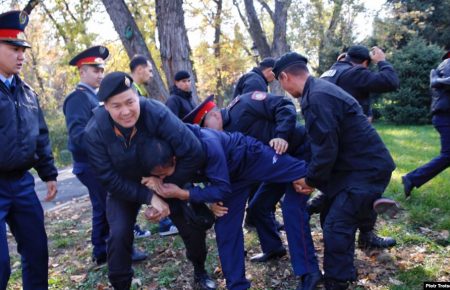 У Казахстані затримали щонайменше 26 людей за спробу участі у мітингах проти політрепресій