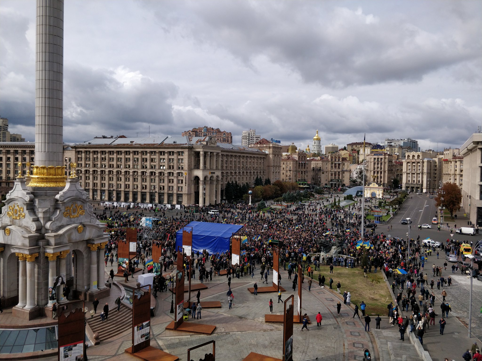У Києві на віче проти «формули Штайнмаєра» вийшли близько 10 тисяч людей