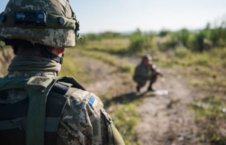 Минулої доби 3 військових дістали поранення на Донбасі