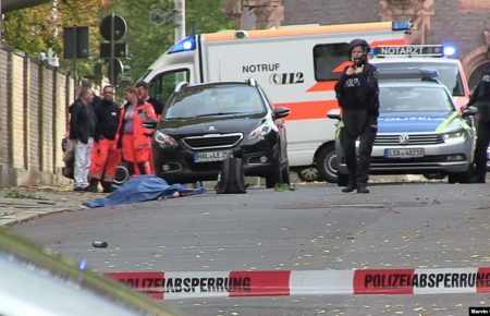 У Німеччині двоє підозрюваних втекли після стрілянини в синагозі