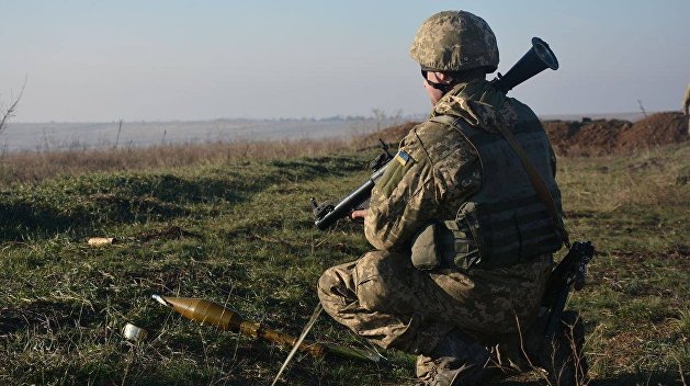 Від початку доби на Донбасі постраждали троє військових — штаб ООС