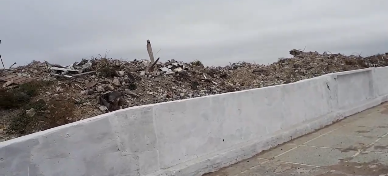 У Луганську на летовищі зруйнованого аеропорту бойовики влаштували «вальс танків» (відео)