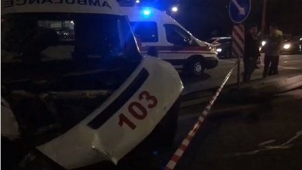 У Києві сталася ДТП за участі швидкої, загинула людина