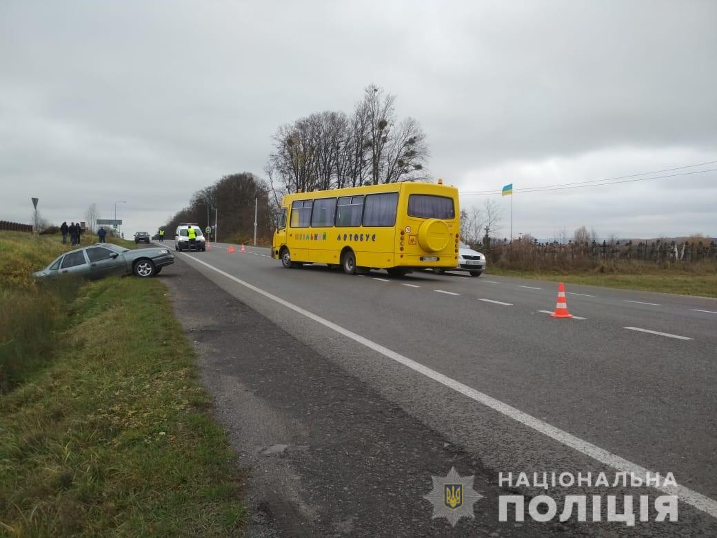 ДТП на Львівщині за участю шкільного автобуса, 10 дітей оглянуть у лікарні