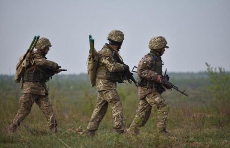 Троє українських військових дістали поранення на Донбасі — ООС