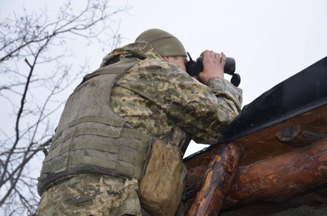 Доба на Донбасі: 11 обстрілів, без втрат