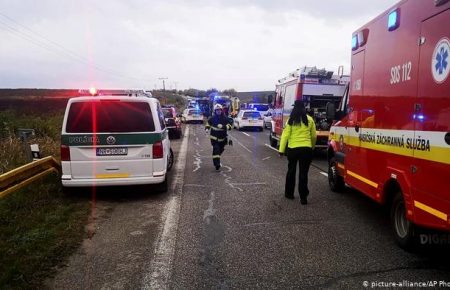 У Словаччині 12 людей загинули унаслідок зіткнення автобуса з вантажівкою