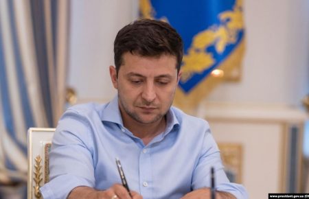 Зеленський надав звання Героя України двом офіцерам, які загинули на Донбасі