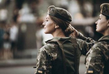Більшість жінок не можуть отримати статус учасниці бойових дій — дослідниця Більшість жінок не можуть отримати статус учасниці бойових дій — дослідниця