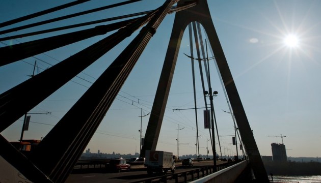 Рух Північним мостом у Києві частково обмежать до 17 години Рух Північним мостом у Києві частково обмежать до 17 години
