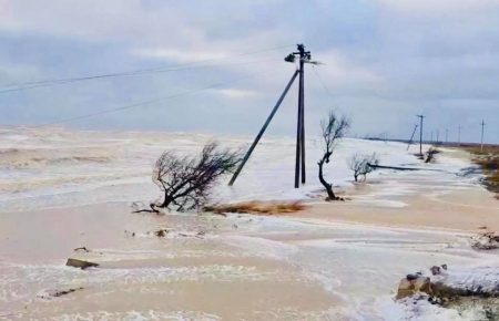 З острова Бірючий у Запорізькій області продовжують евакуювати людей через шторм