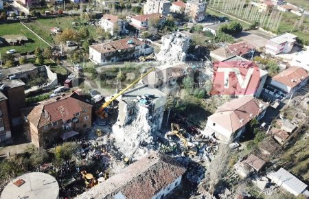 Наслідки землетрусу у албанському місті Туман показали з висоти (відео)