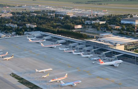 В Україні зросла кількість авіаперевезень, проте їх все одно менше, ніж у Європі — журналіст