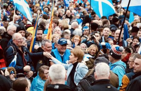 У Шотландії відбулася масова демонстрація за незалежність від Британії