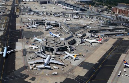 В аеропорту Франкфурта зіштовхнулися два пасажирські літаки, постраждалих немає